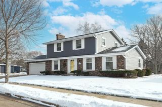 1107 Dogwood LANE, Waukesha, WI 53189
