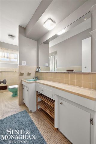 31736 Tanglewood Road, Saint Clair Shores, MI 48236