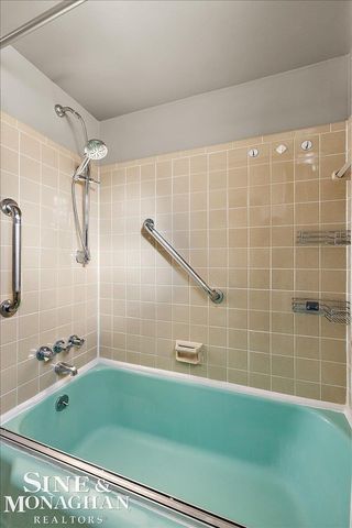 31736 Tanglewood Road, Saint Clair Shores, MI 48236