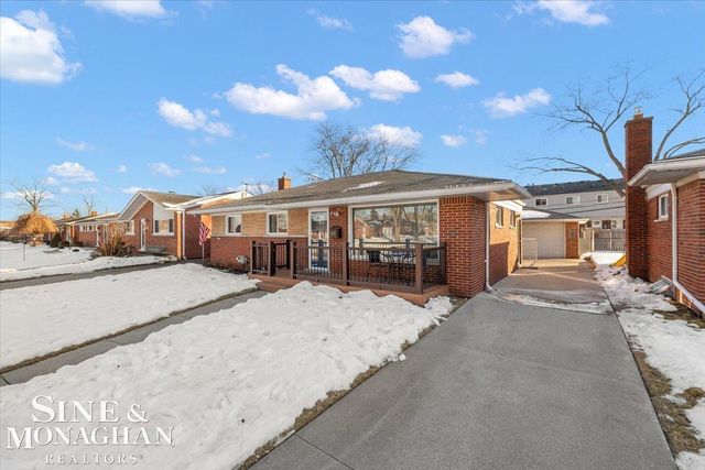 31736 Tanglewood Road, Saint Clair Shores, MI 48236