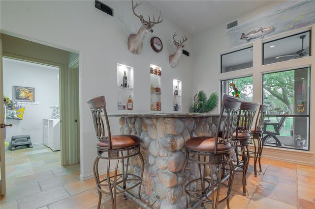 108 Cedar Ridge Dr, Rockport, TX 78382