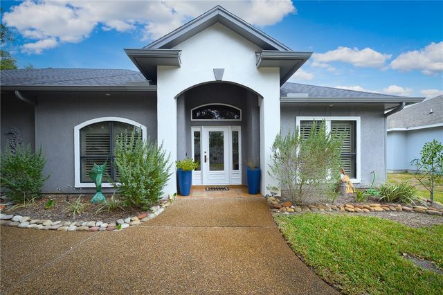 108 Cedar Ridge Dr, Rockport, TX 78382