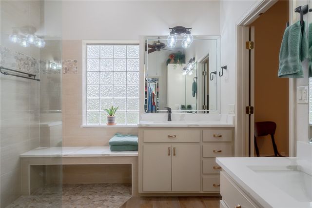 108 Cedar Ridge Dr, Rockport, TX 78382