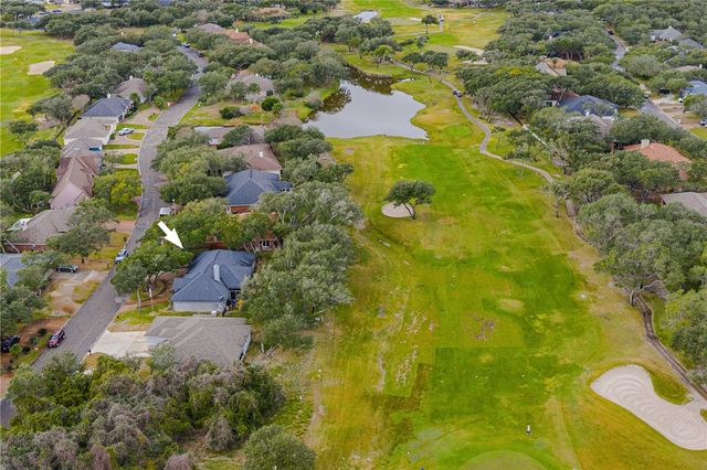 108 Cedar Ridge Dr, Rockport, TX 78382