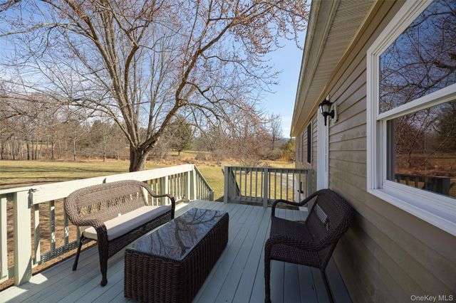 9 Ferrara Drive, Rhinebeck, NY 12572