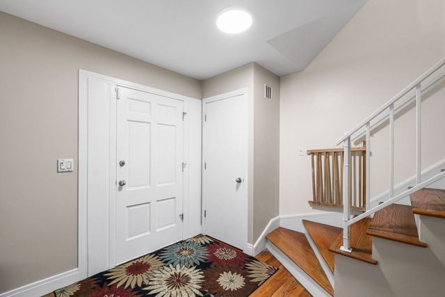 1119 Country Lane, Deerfield, IL 60015