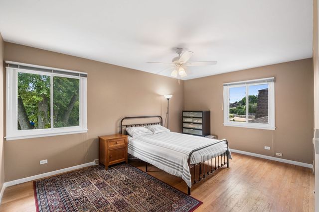 1119 Country Lane, Deerfield, IL 60015