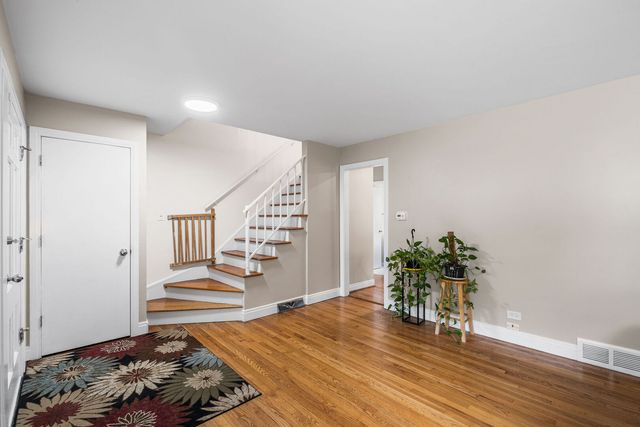 1119 Country Lane, Deerfield, IL 60015