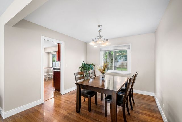 1119 Country Lane, Deerfield, IL 60015