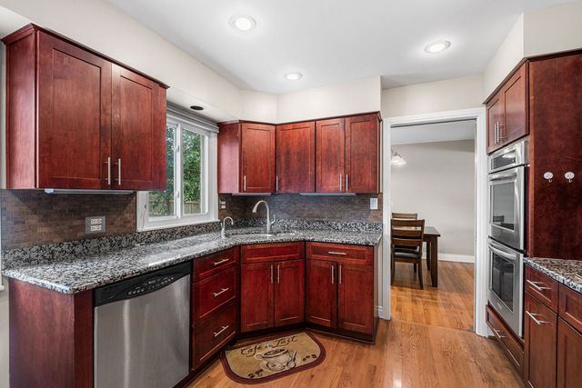 1119 Country Lane, Deerfield, IL 60015
