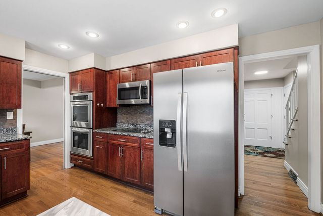 1119 Country Lane, Deerfield, IL 60015