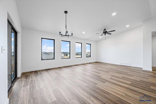 4829 PAPILLON DR, Rapid City, SD 57703