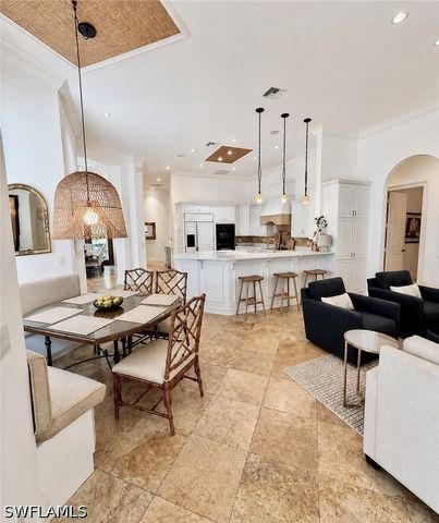 2056 Mission DR, Naples, FL 34109