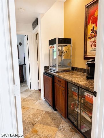 2056 Mission DR, Naples, FL 34109