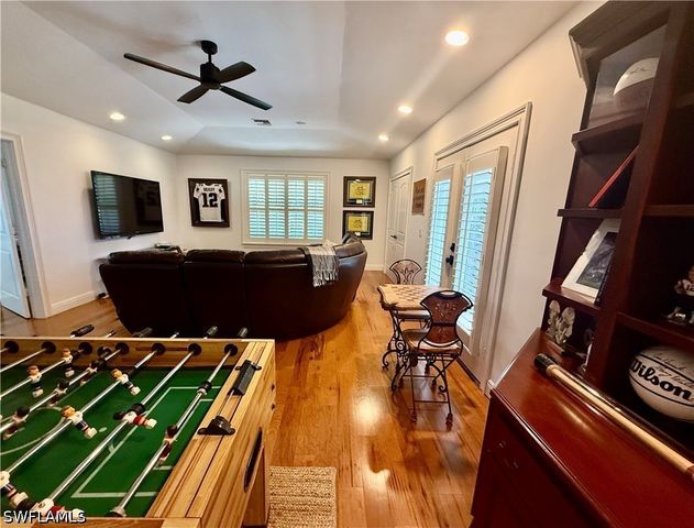2056 Mission DR, Naples, FL 34109