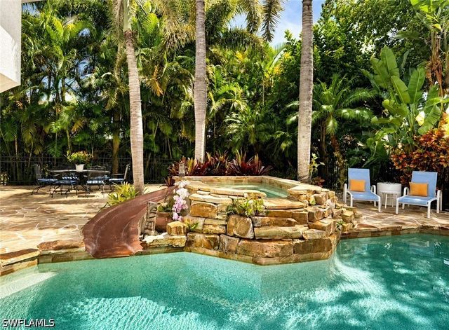 2056 Mission DR, Naples, FL 34109