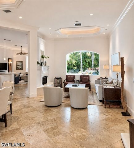 2056 Mission DR, Naples, FL 34109