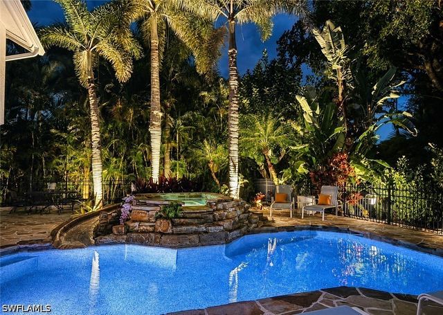 2056 Mission DR, Naples, FL 34109