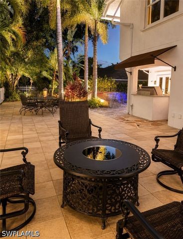 2056 Mission DR, Naples, FL 34109