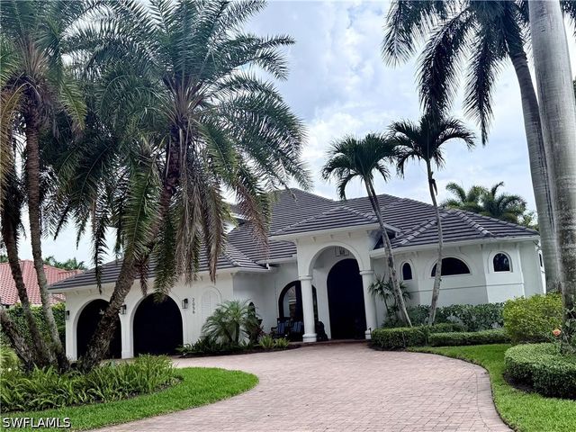 2056 Mission DR, Naples, FL 34109