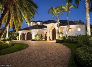 2056 Mission DR, Naples, FL 34109