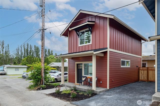 212 Carolina St, Bellingham, WA 98225