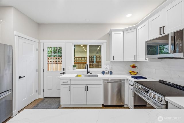 212 Carolina St, Bellingham, WA 98225