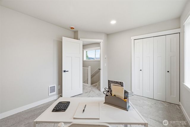 212 Carolina St, Bellingham, WA 98225