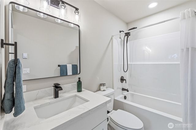 212 Carolina St, Bellingham, WA 98225