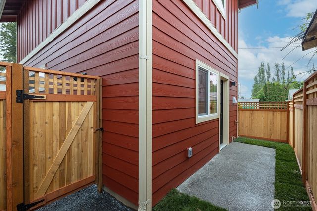 212 Carolina St, Bellingham, WA 98225