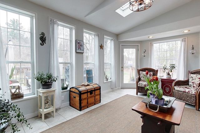 90 Arbor St, Lunenburg, MA 01462