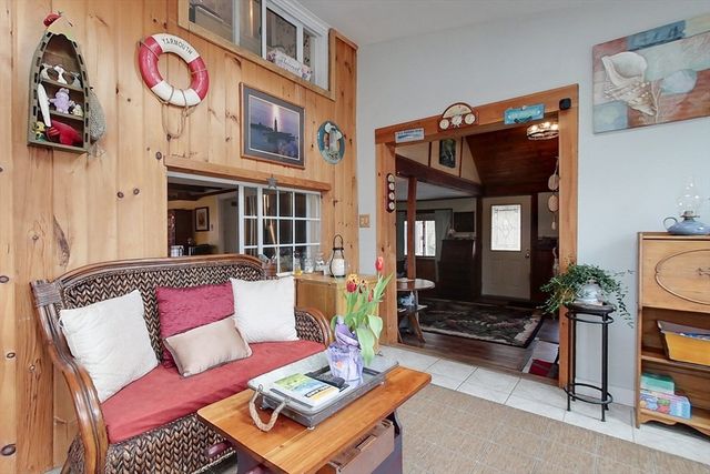 90 Arbor St, Lunenburg, MA 01462