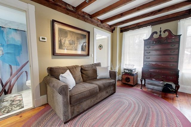 90 Arbor St, Lunenburg, MA 01462