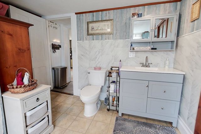 90 Arbor St, Lunenburg, MA 01462