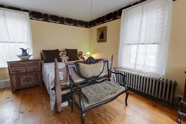 90 Arbor St, Lunenburg, MA 01462