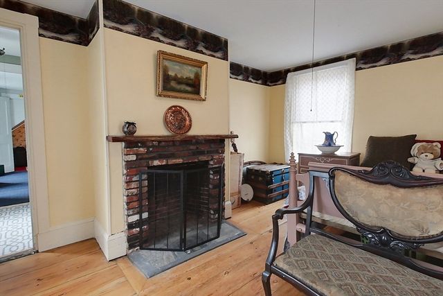 90 Arbor St, Lunenburg, MA 01462