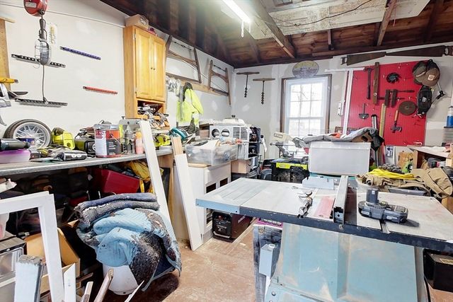 90 Arbor St, Lunenburg, MA 01462