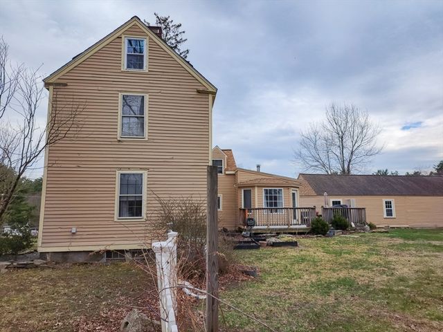 90 Arbor St, Lunenburg, MA 01462