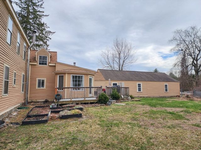 90 Arbor St, Lunenburg, MA 01462