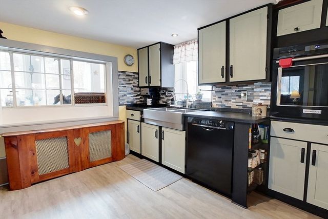 90 Arbor St, Lunenburg, MA 01462