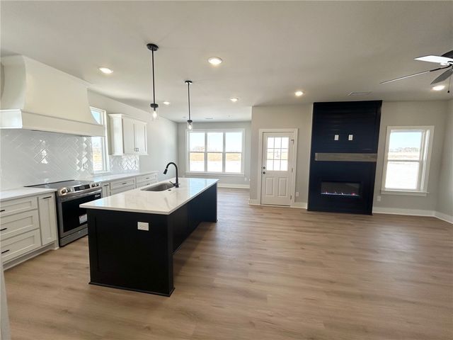 2008 Taylor Orchard Road, Gentry, AR 72734