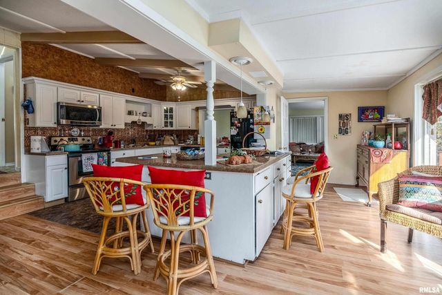 755 S LAKESHORE Drive, Goreville, IL 62939