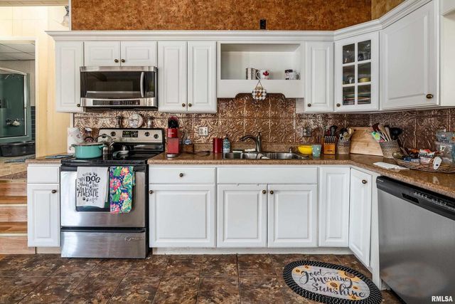 755 S LAKESHORE Drive, Goreville, IL 62939