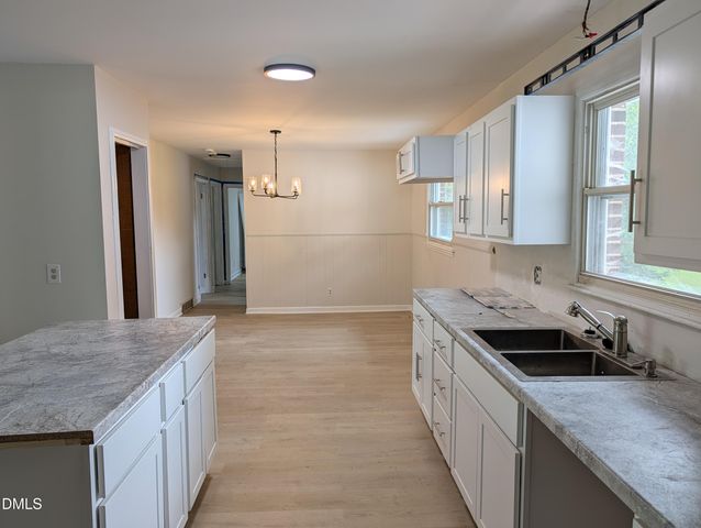 700 W Carver Street, Durham, NC 27704