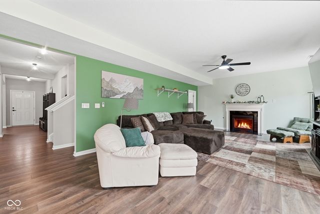 3304 Hurst Street, Whiteland, IN 46184