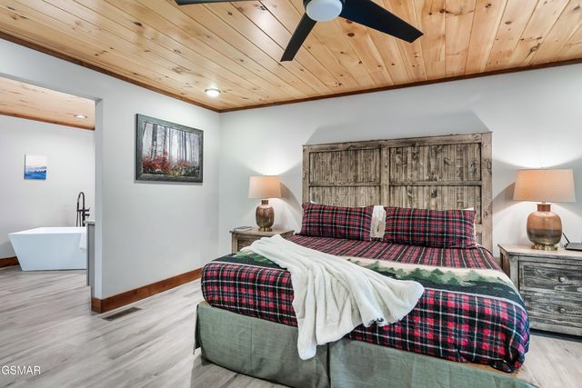 3613 Old Mountain Road, Sevierville, TN 37876