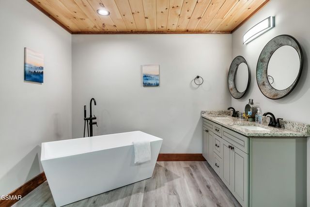 3613 Old Mountain Road, Sevierville, TN 37876