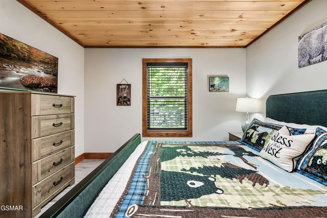 3613 Old Mountain Road, Sevierville, TN 37876