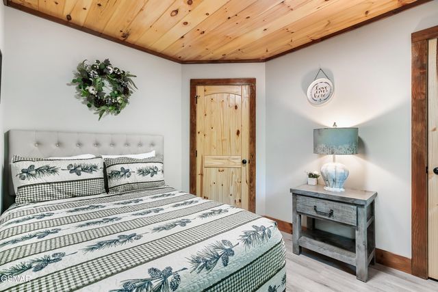 3613 Old Mountain Road, Sevierville, TN 37876