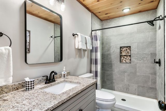 3613 Old Mountain Road, Sevierville, TN 37876